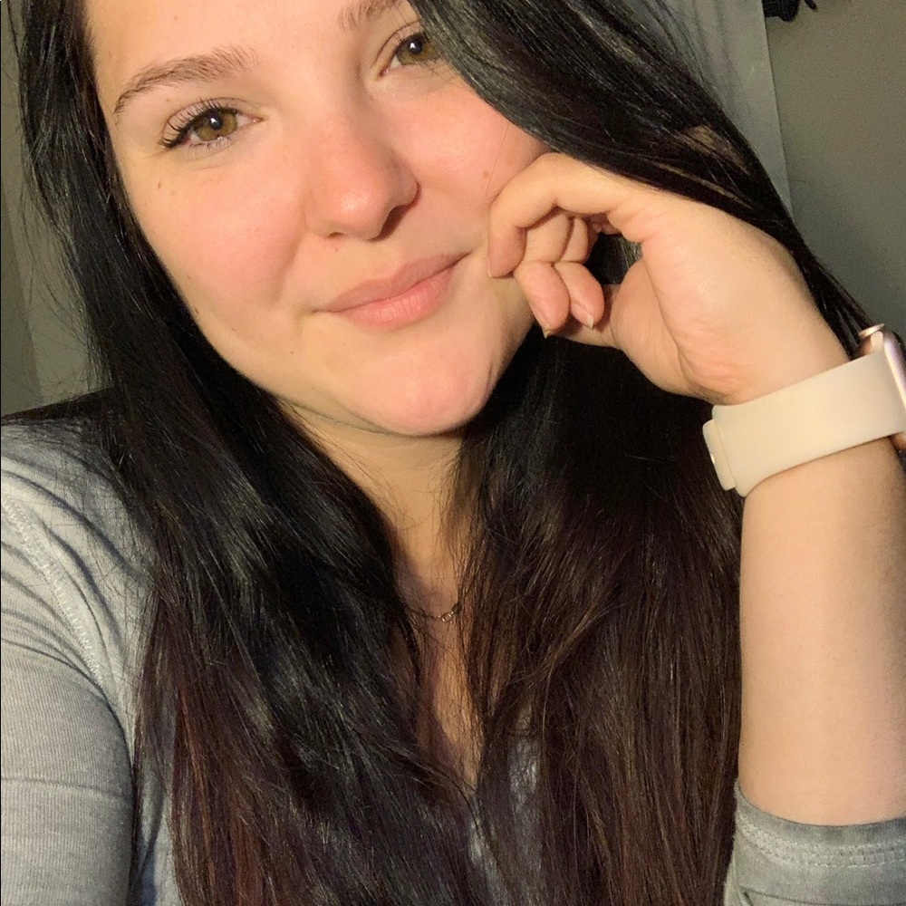 Meet your Posher, Carly